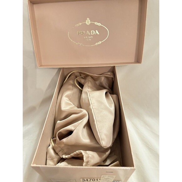 Auth Prada Black Patent Leather Heels Women’s Gorgeous Pumps Size 37.5-New - Picture 15 of 16